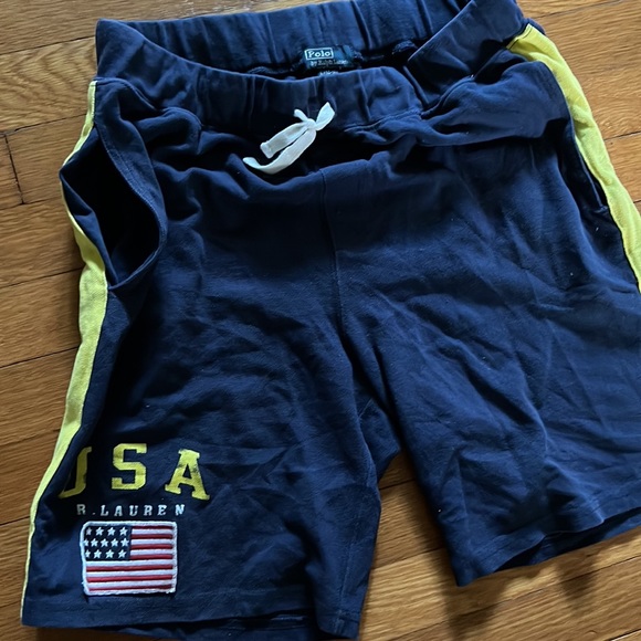 Big boys Polo by Ralph Lauren shorts with USA flag and side stripes - Picture 4 of 6